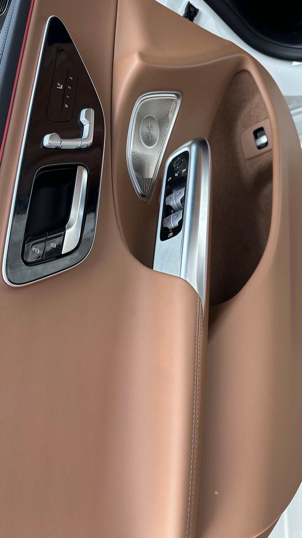 Mercedes-Benz - E200 Sedan - MY 2025