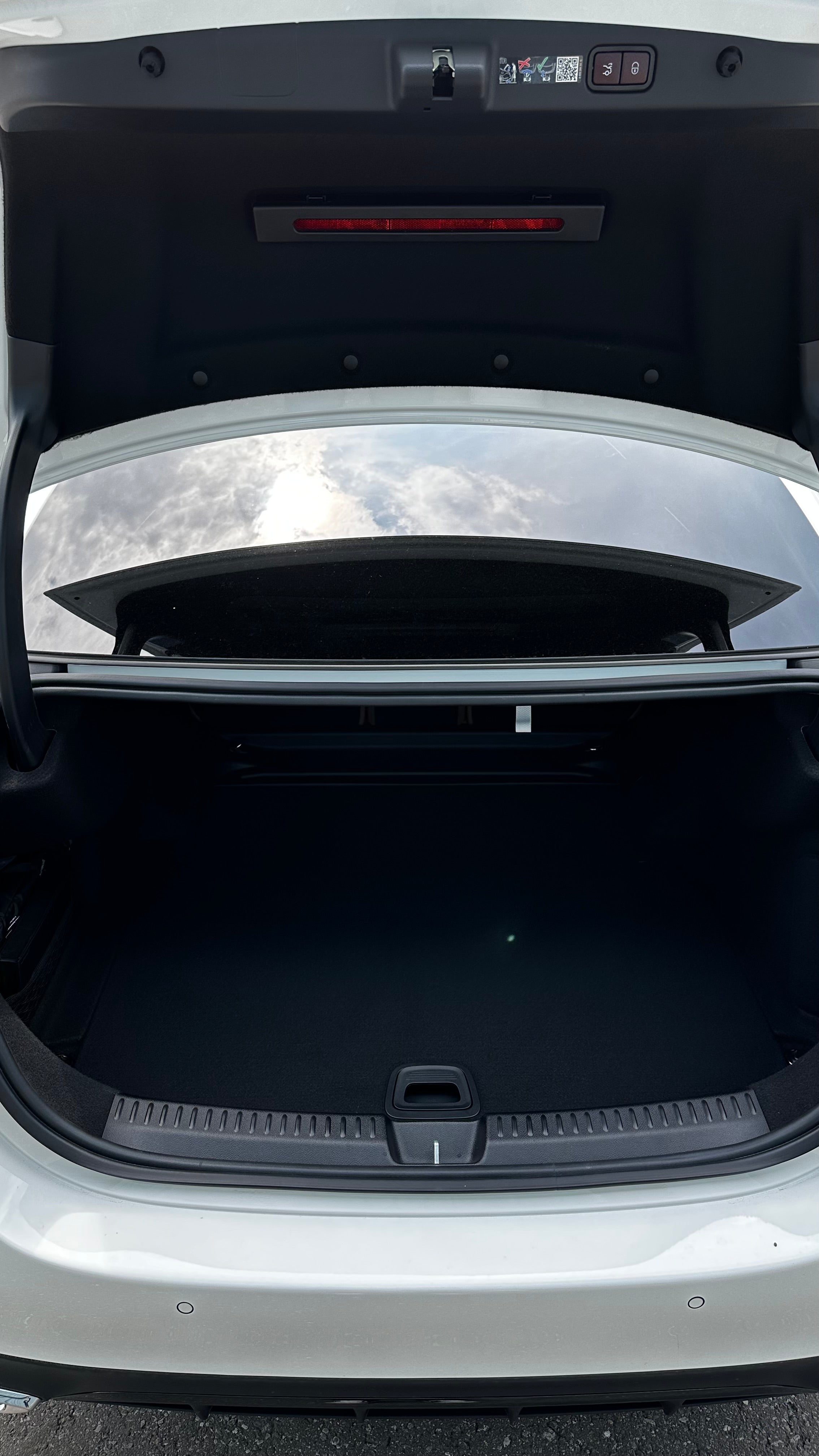 Mercedes-Benz - E200 Sedan - MY 2024