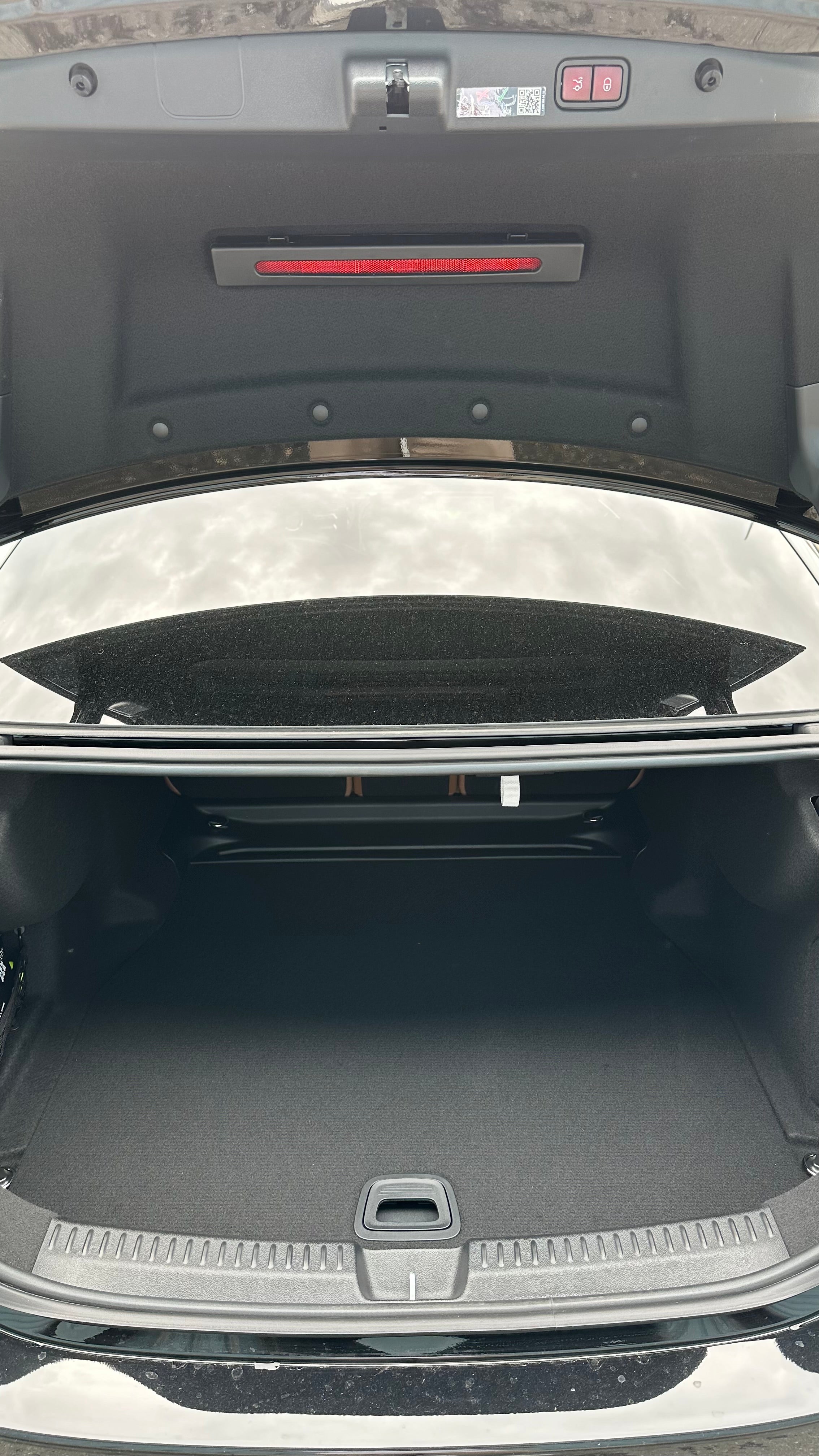 Mercedes-Benz - E200 Sedan - MY 2025