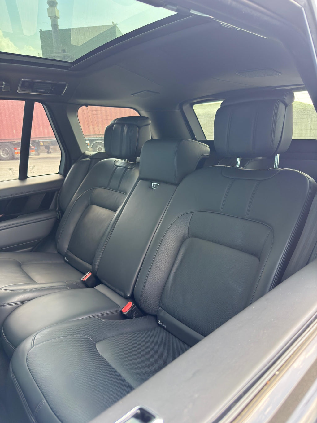 رينج روفر - RR P400e SWB - موديل 2021