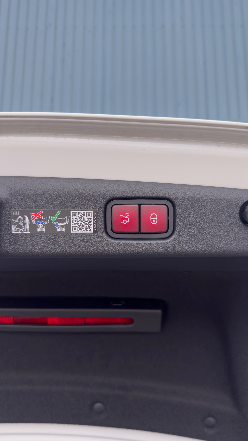 E200 Sedan - MY 2026