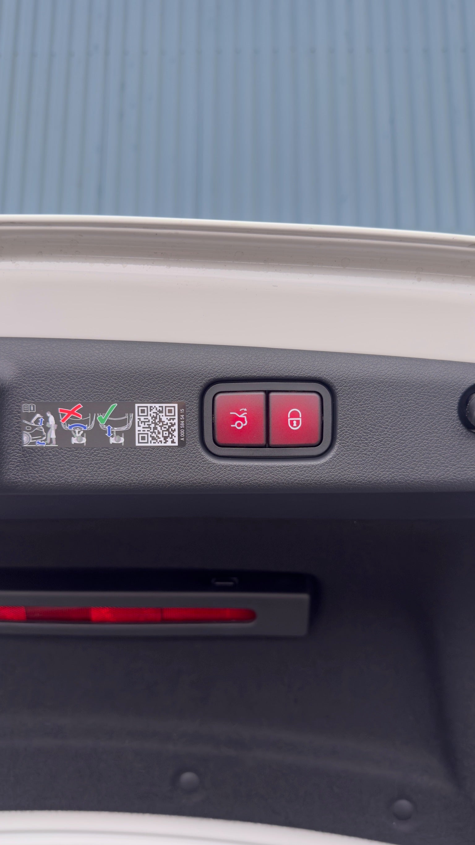 E200 Sedan - MY 2026