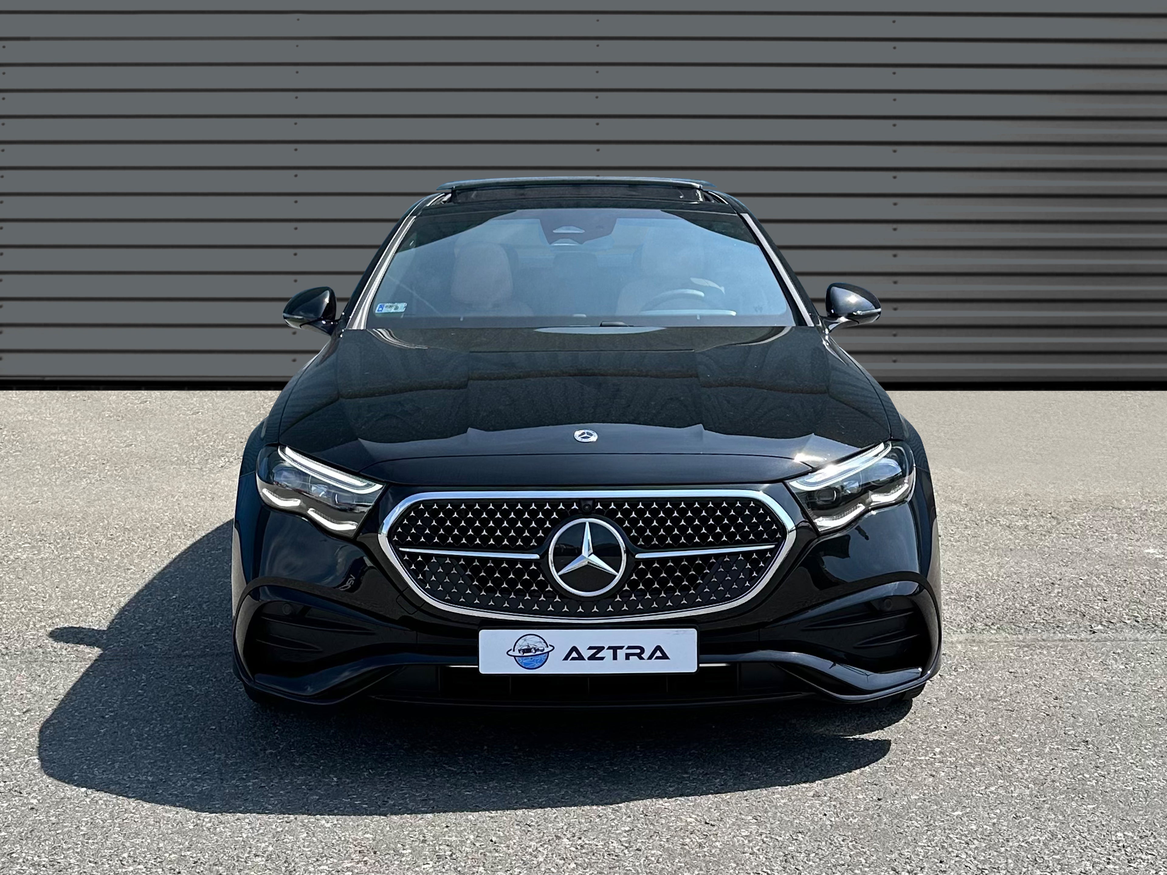 Mercedes-Benz - E200 Sedan - MY 2024