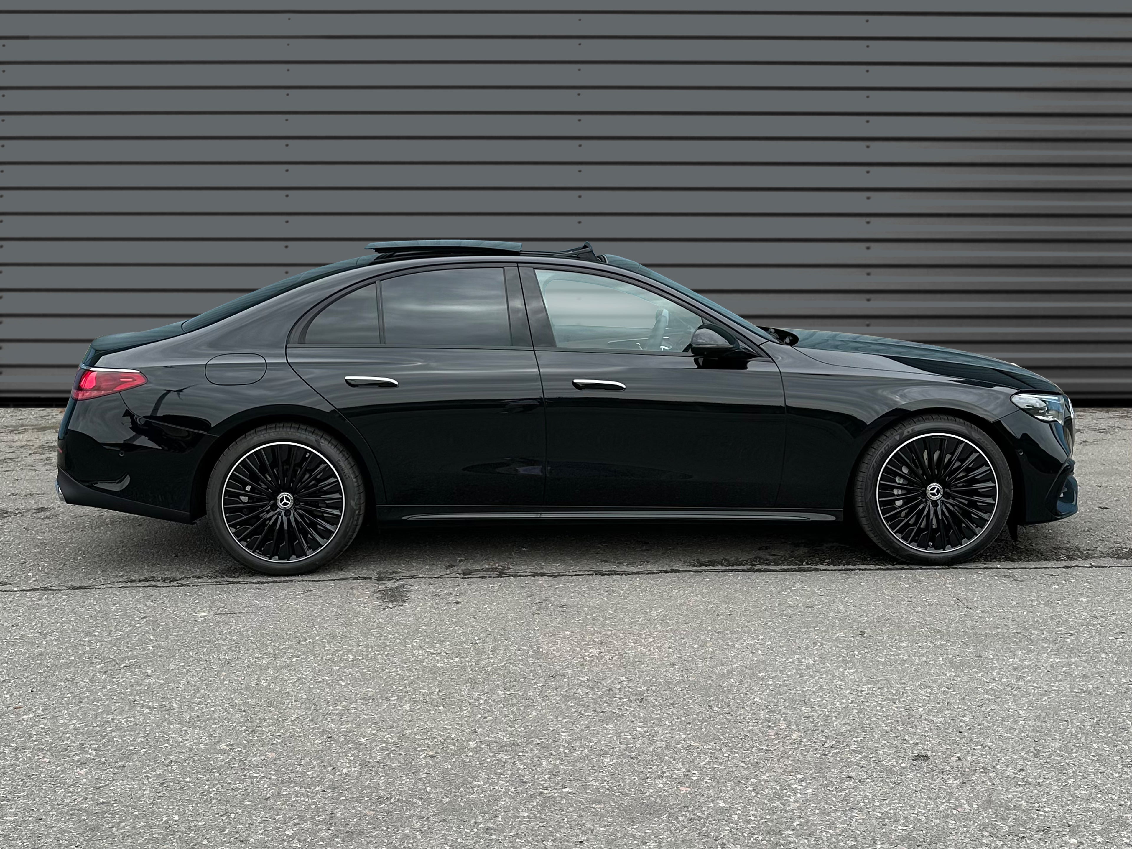 Mercedes-Benz - E200 Sedan - MY 2025