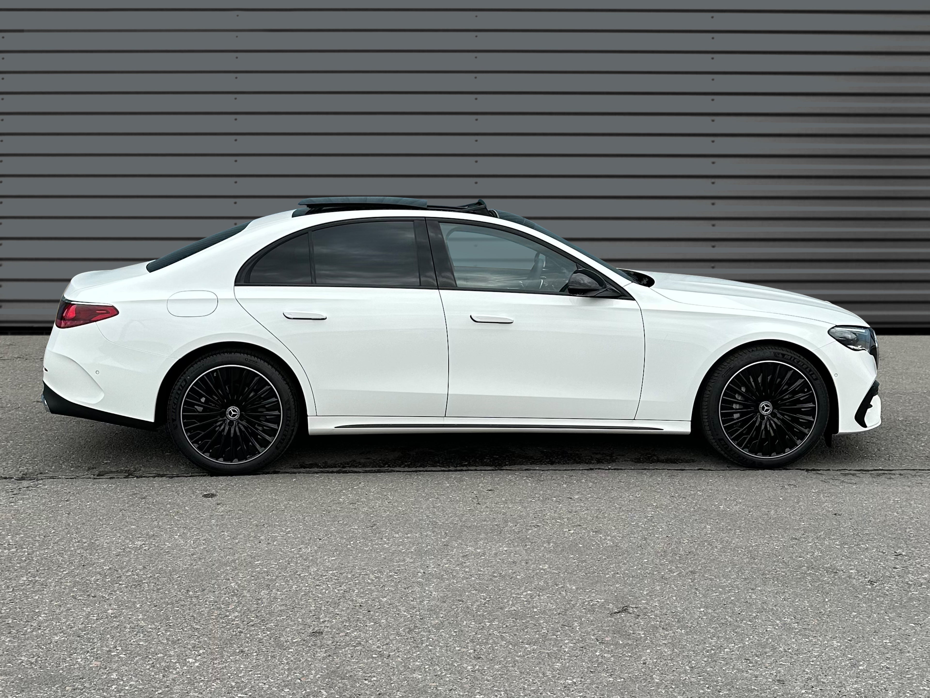 Mercedes-Benz - E200 Sedan - MY 2025