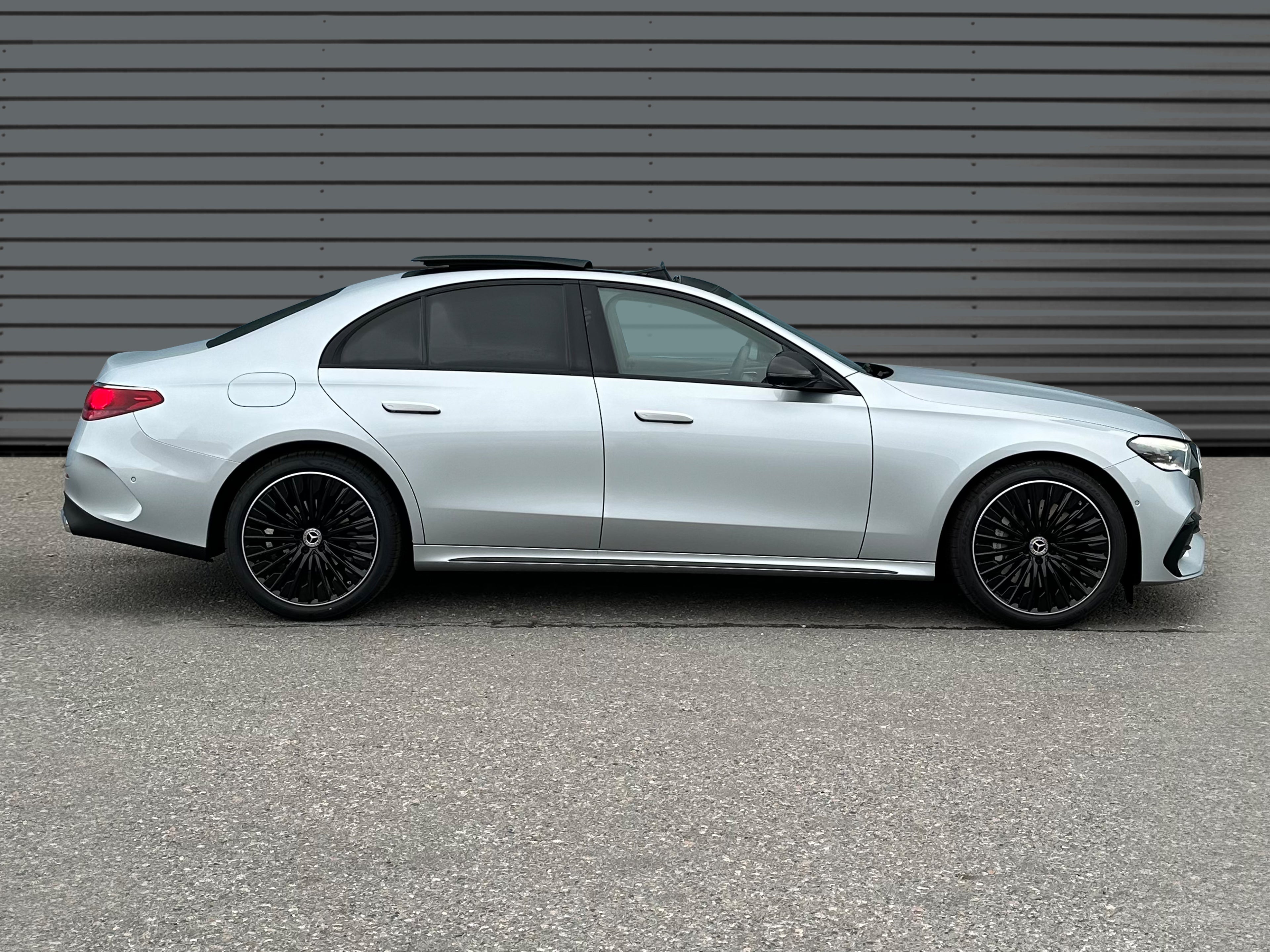 Mercedes-Benz - E200 Sedan - MY 2024