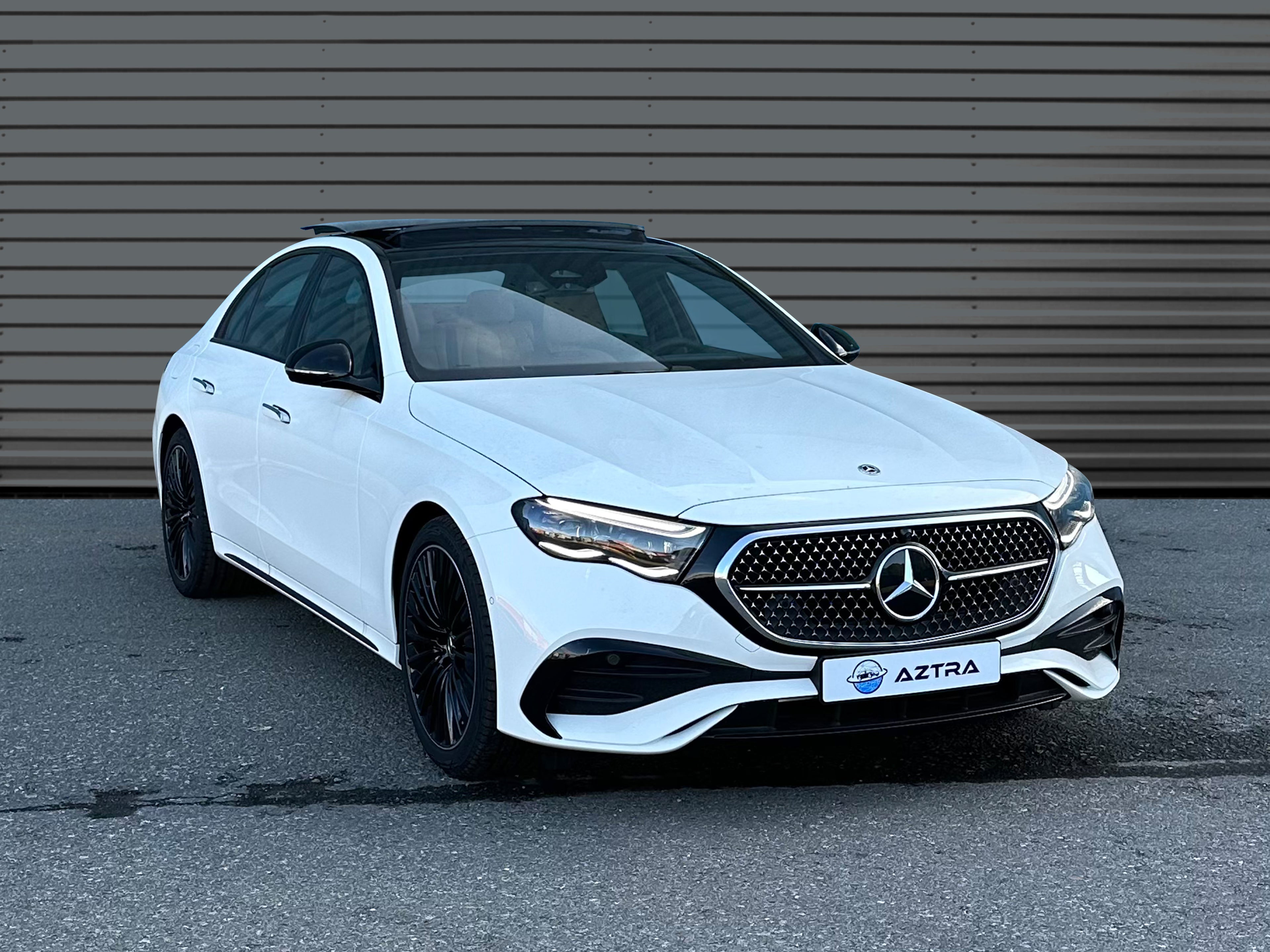 Mercedes-Benz - E200 Sedan - MY 2024 aa