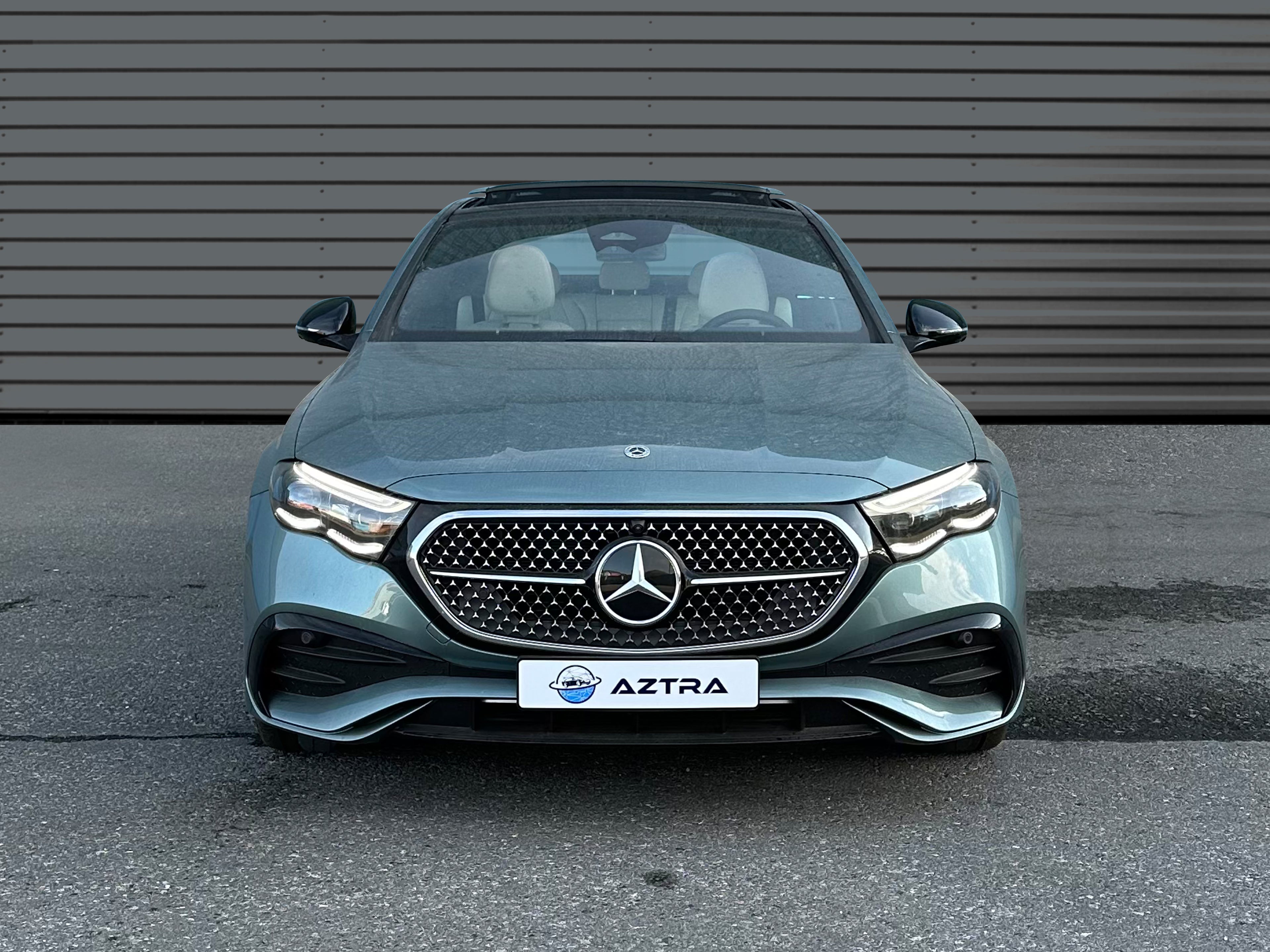 Mercedes-Benz - E200 Sedan - MY 2024