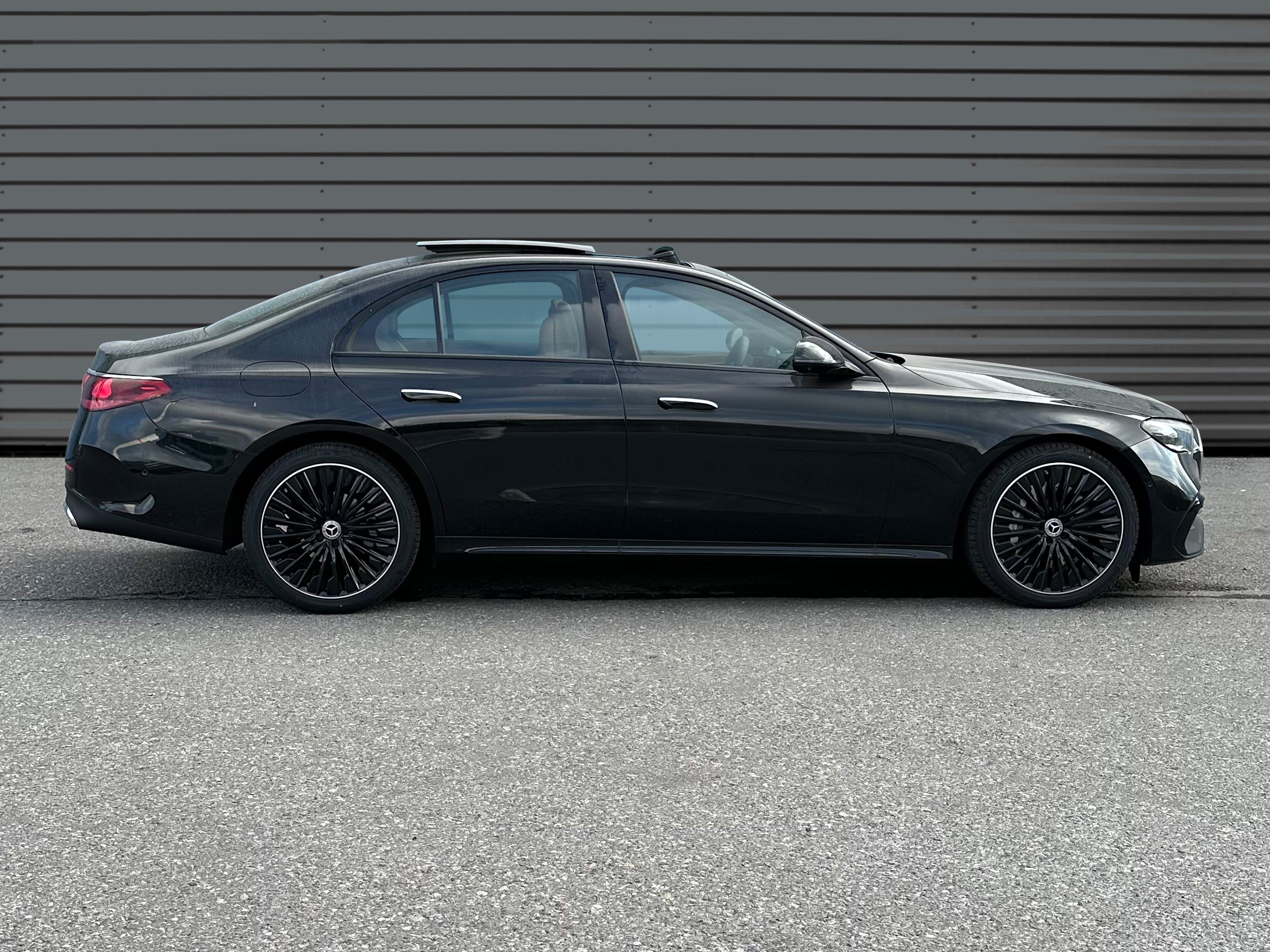 Mercedes-Benz - E200 Sedan - MY 2024