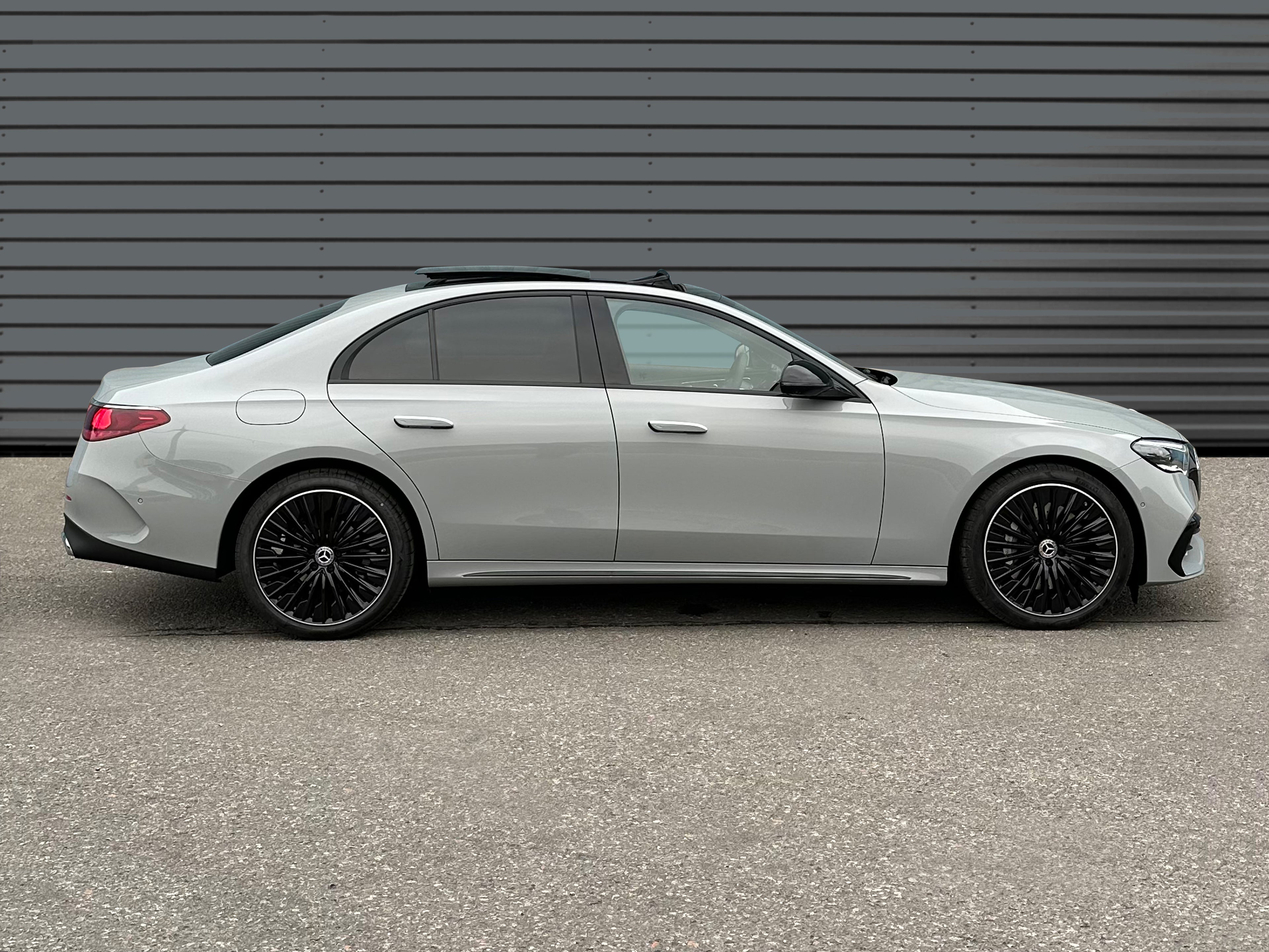 Mercedes-Benz - E200 Sedan - MY 2025