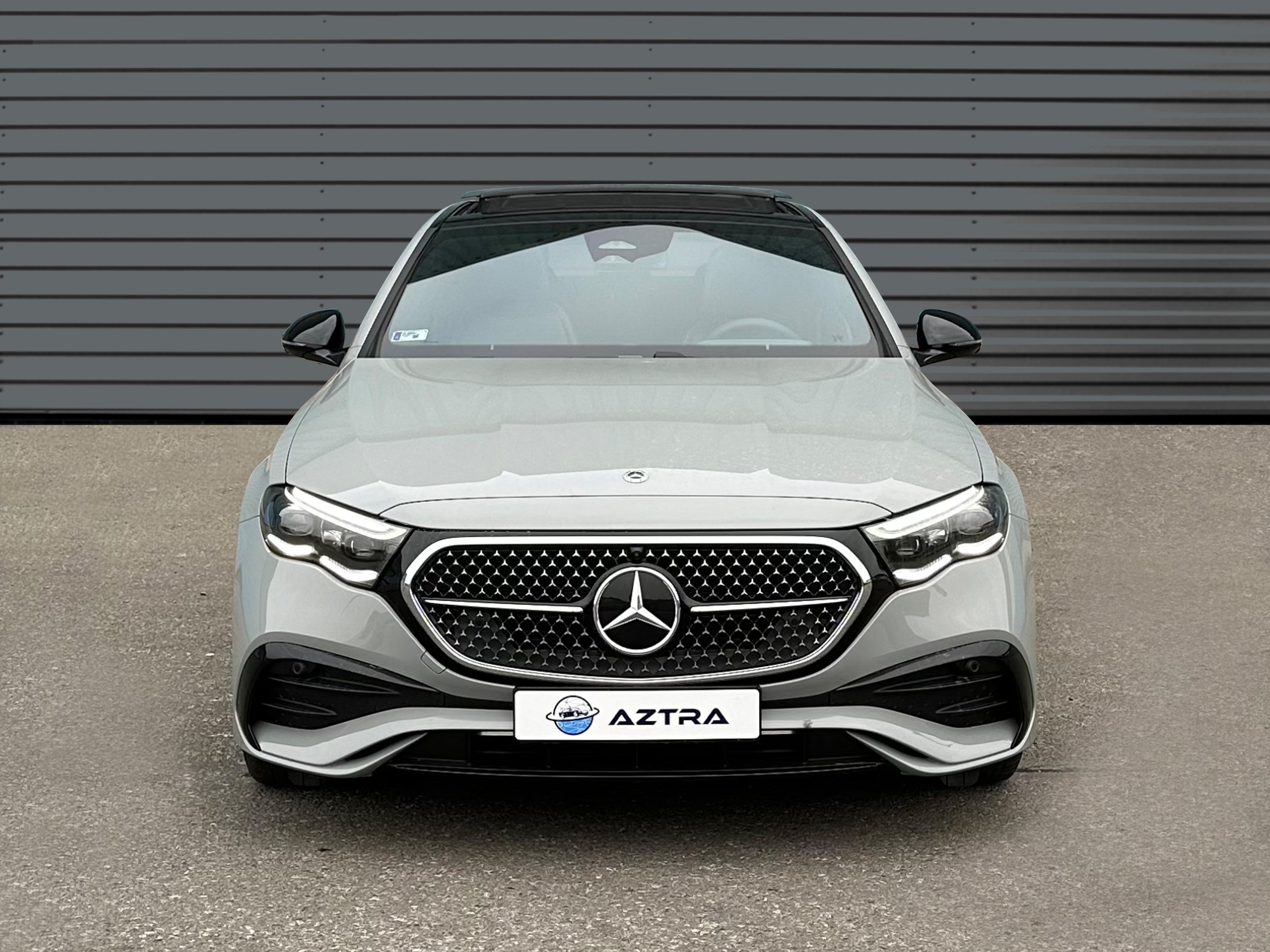 Mercedes-Benz - E200 Sedan - MY 2025