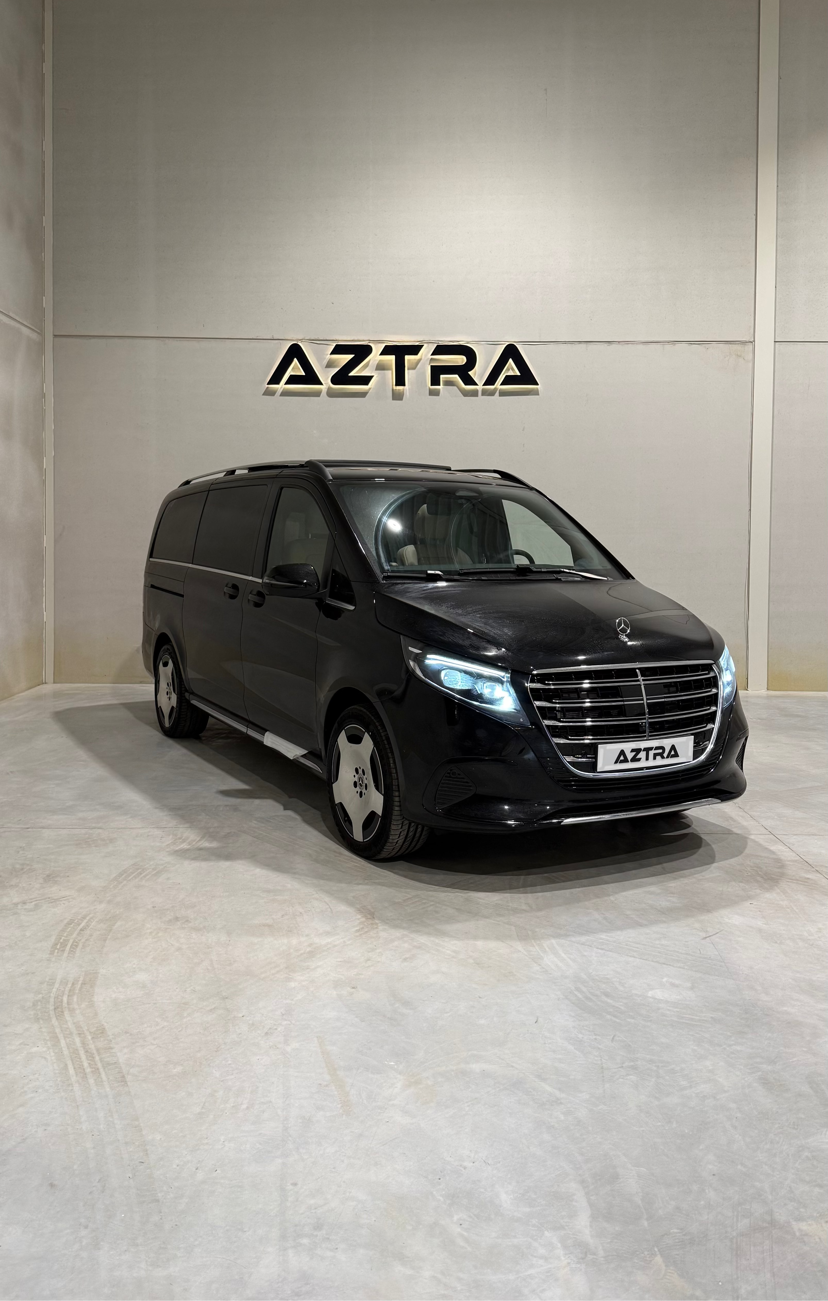 V300 Exclusive Long Facelift - MY 2026