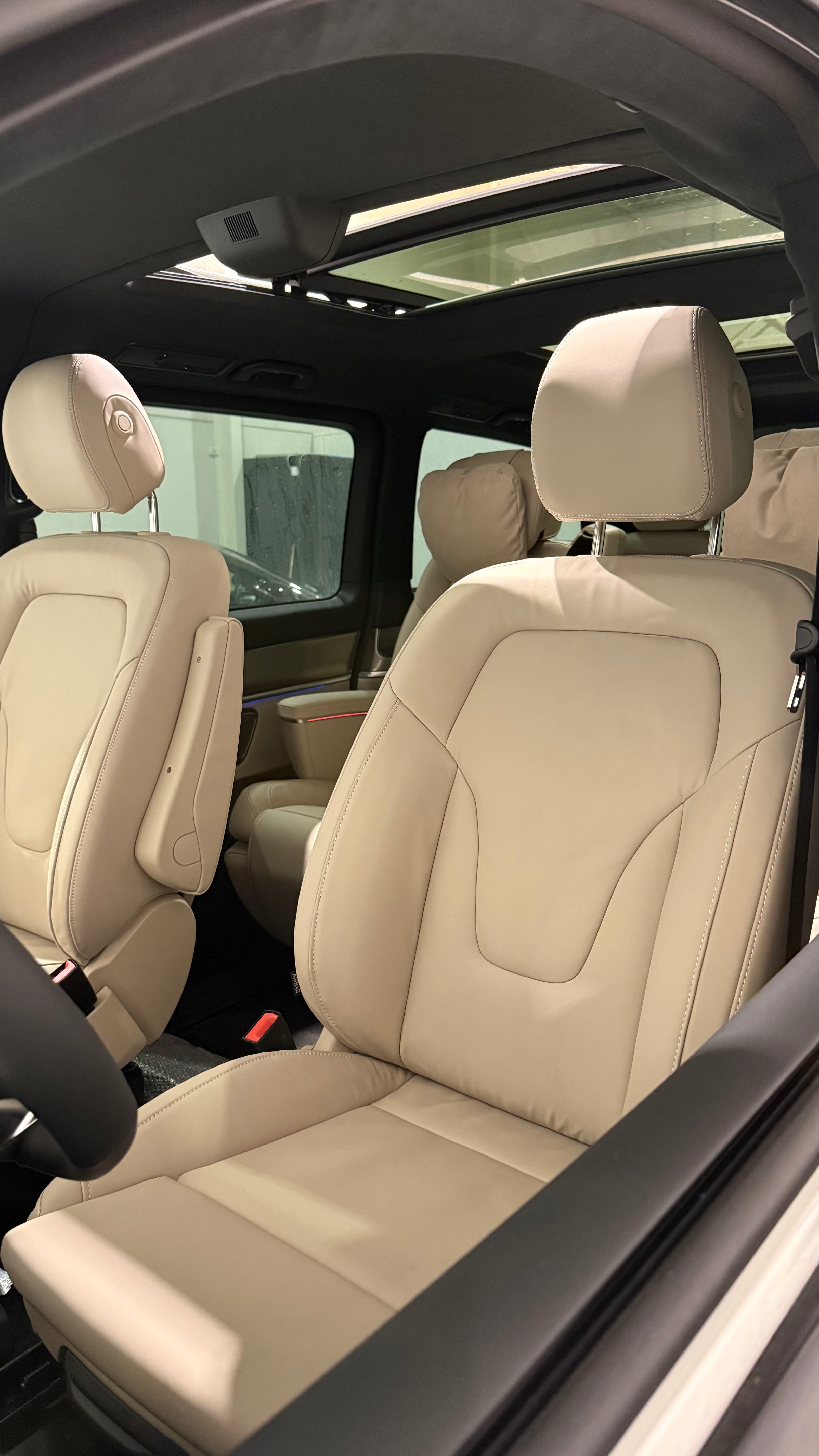 V300 Exclusive Long Facelift - MY 2026
