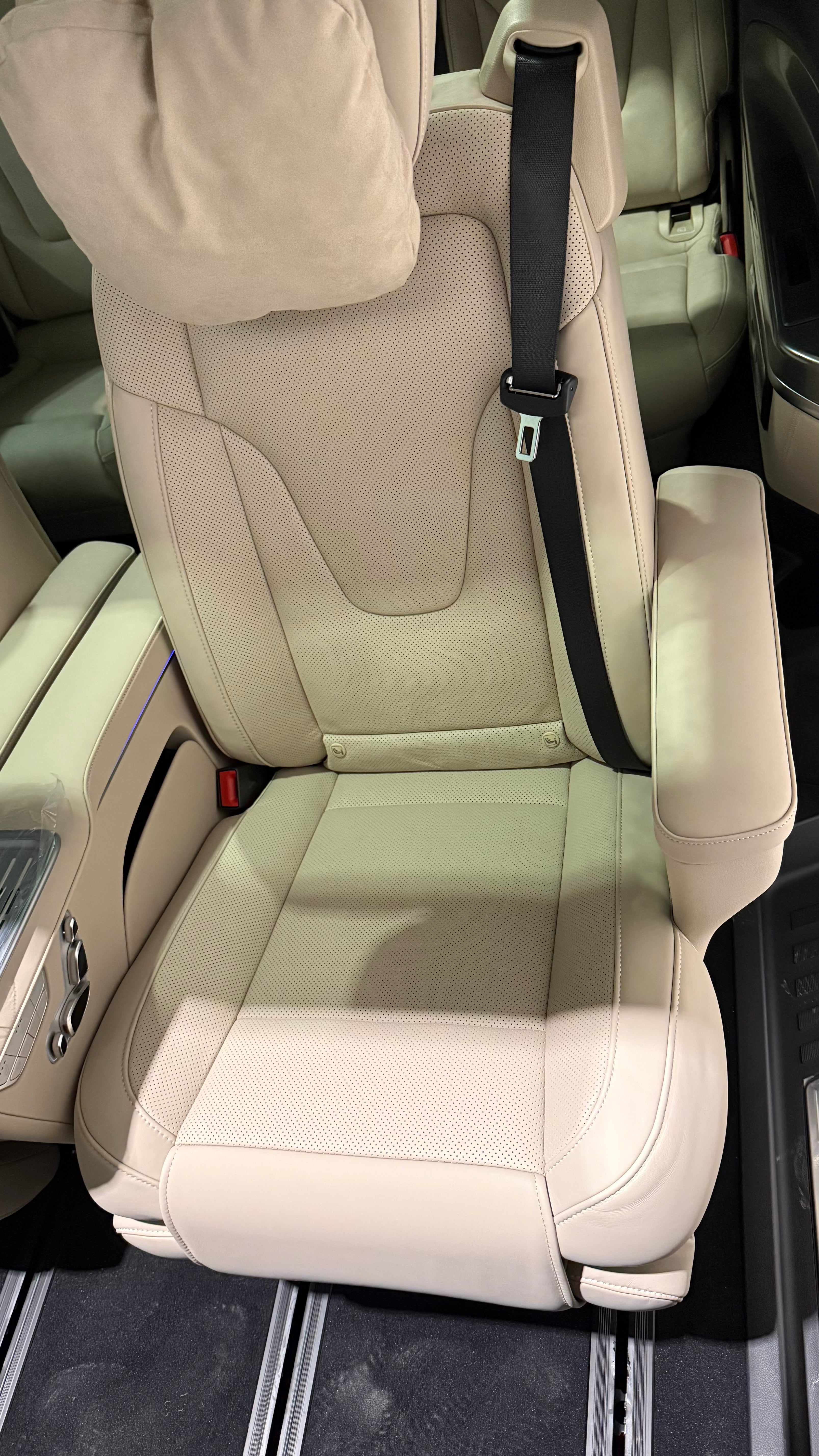 V300 Exclusive Long Facelift - MY 2026