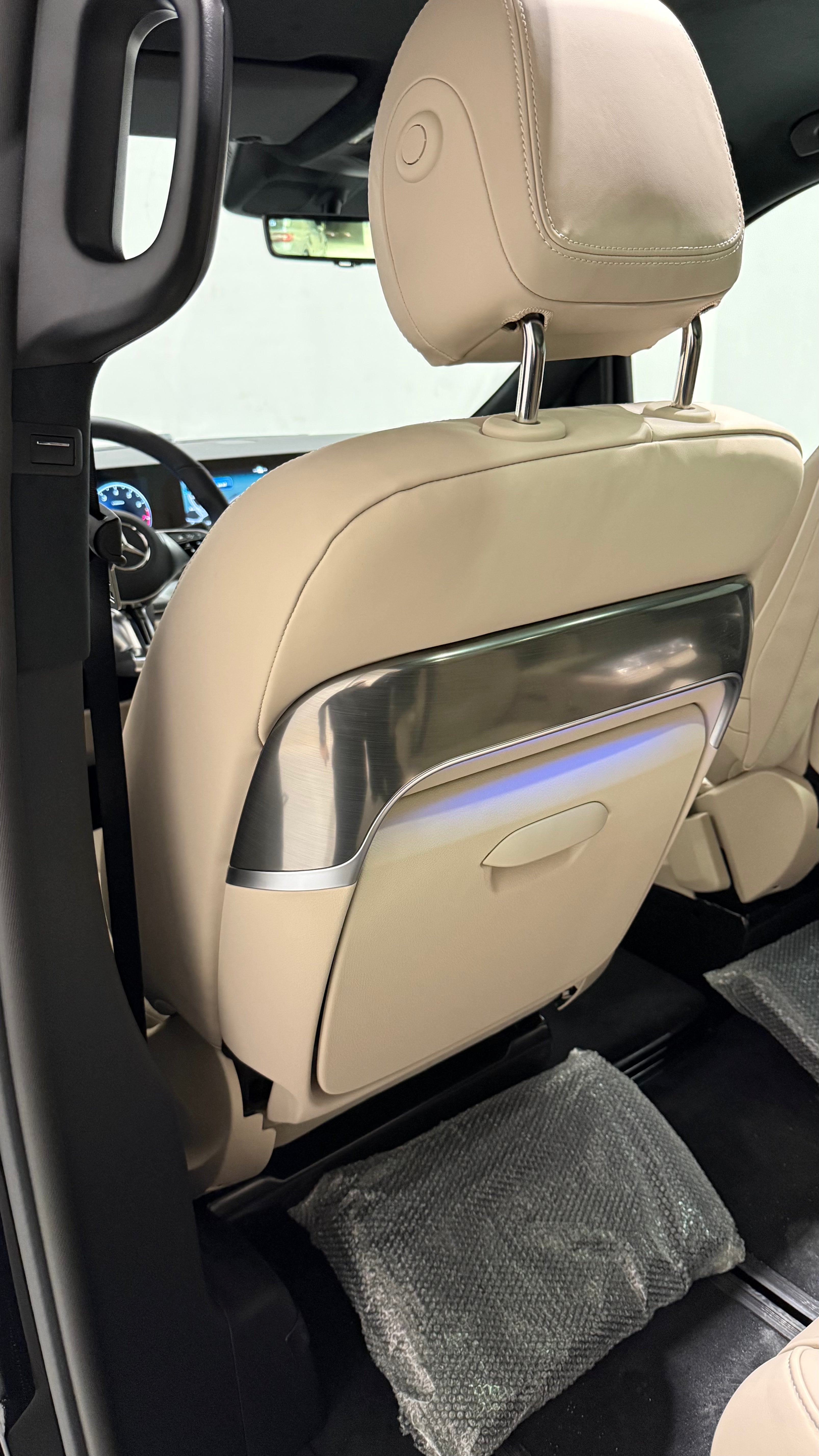 V300 Exclusive Long Facelift - MY 2026
