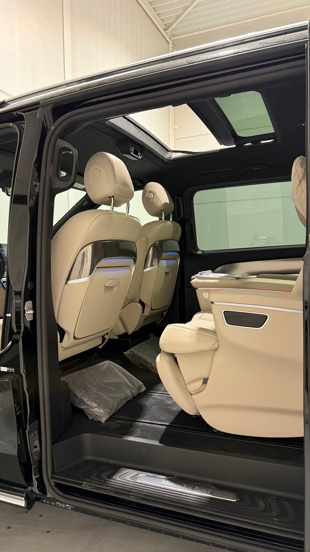 V300 Exclusive Long Facelift - MY 2026