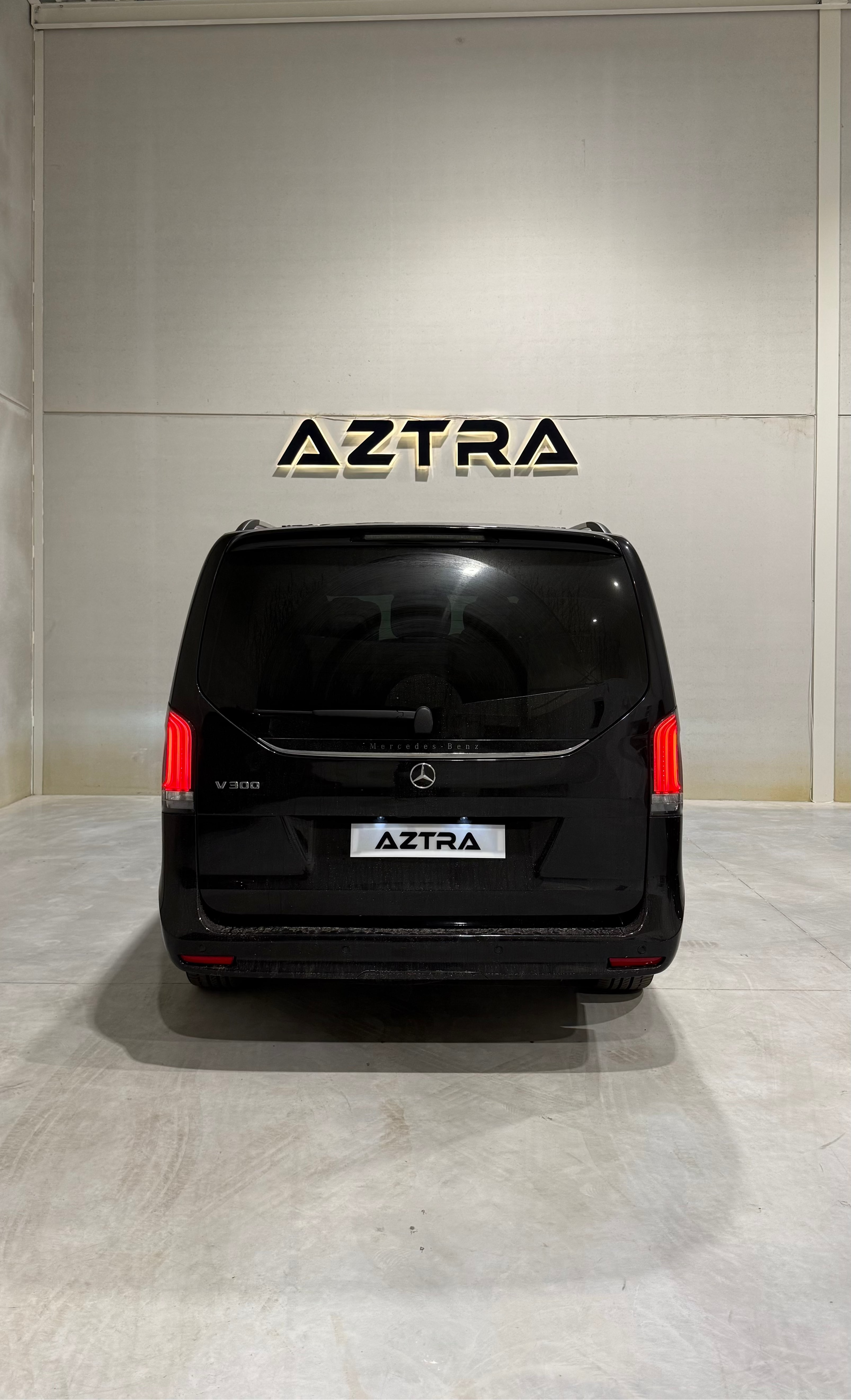 V300 Exclusive Long Facelift - MY 2026