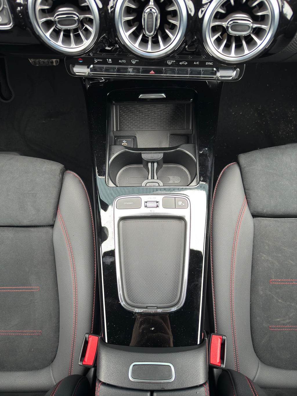 Mercedes-Benz - CLA200 Coupé - MY 2025