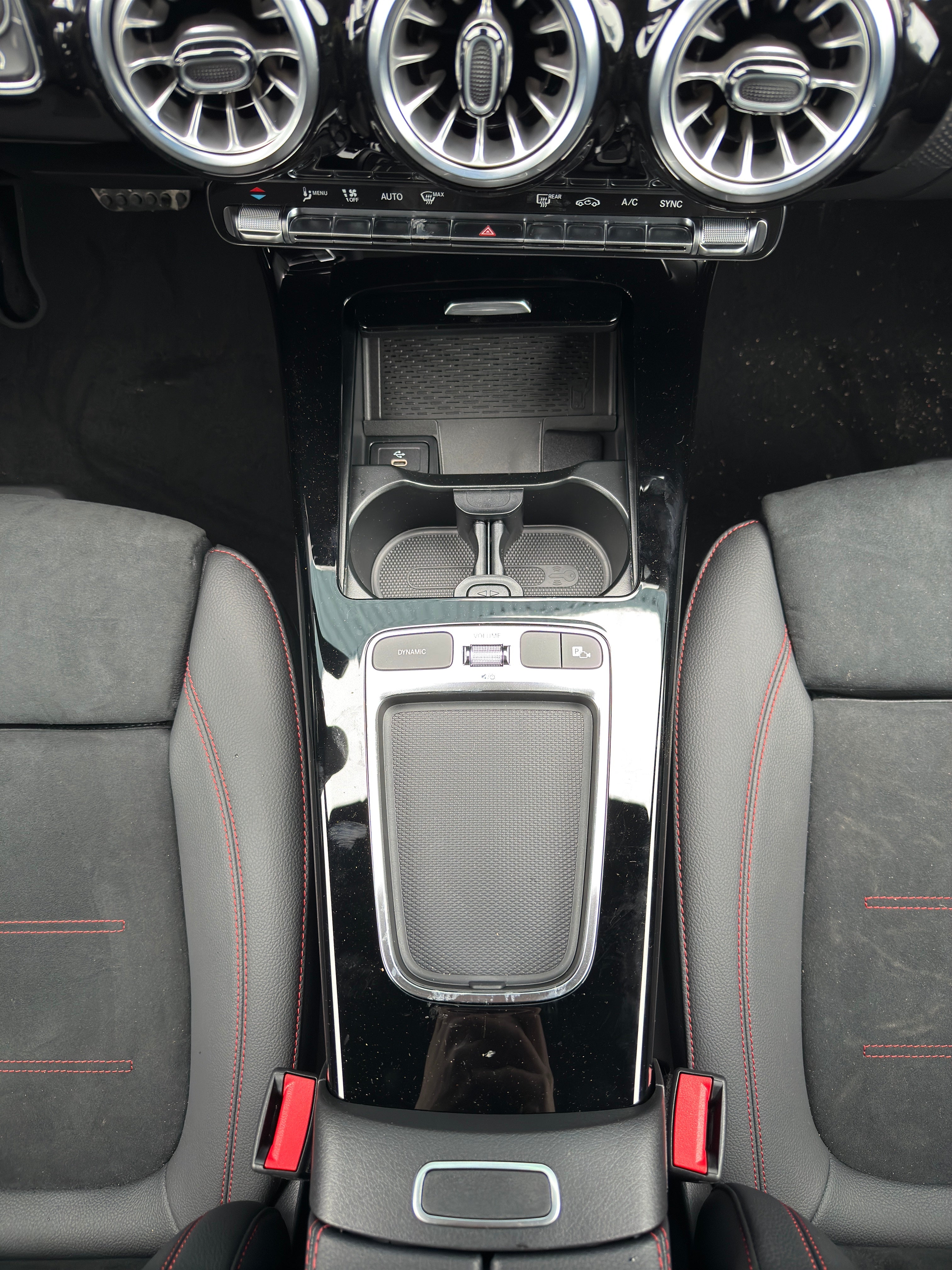 Mercedes-Benz - CLA200 Coupé - MY 2025