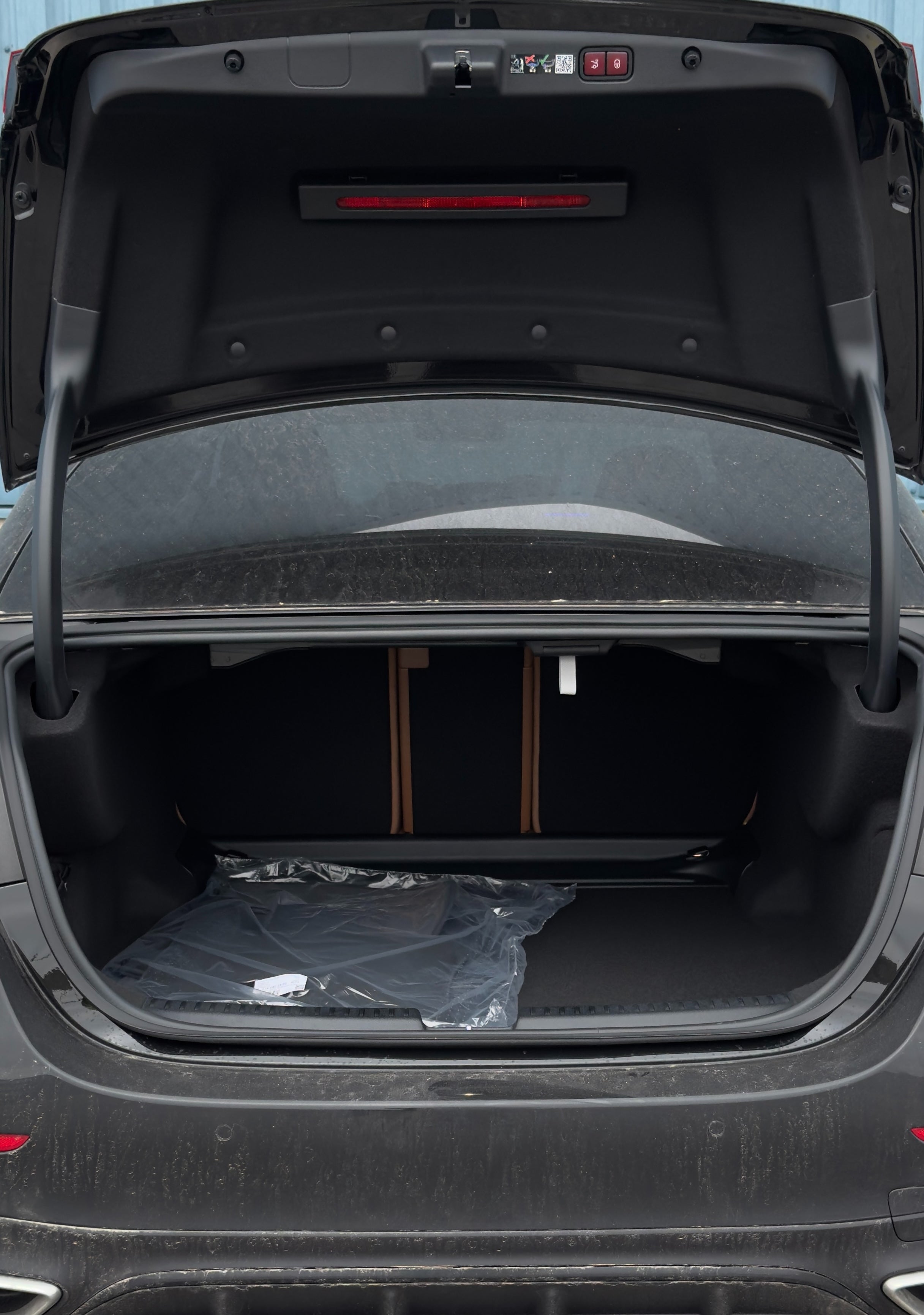 Mercedes-Benz - E200 Sedan - MY 2025