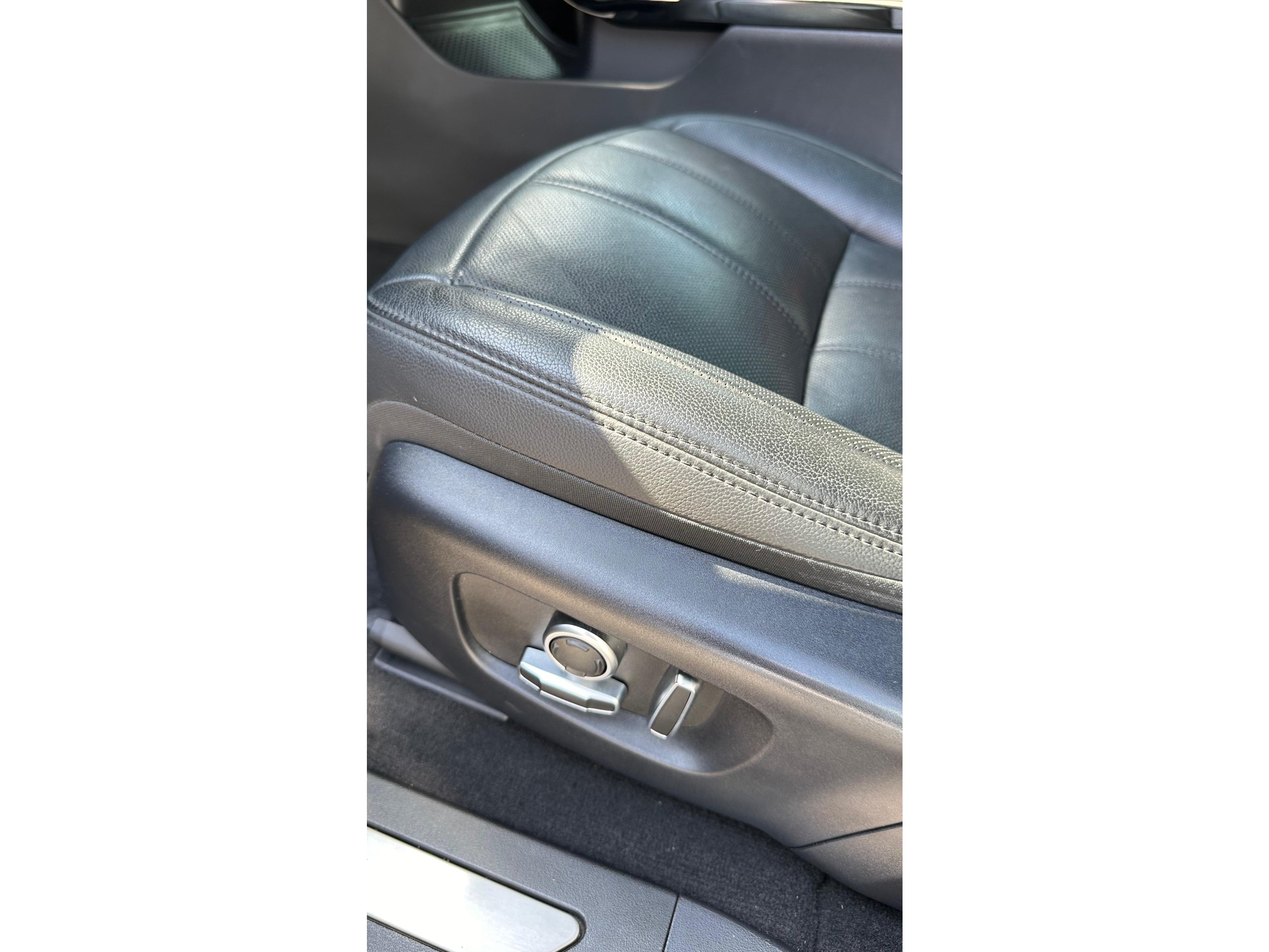 Range Rover - Evoque P300e R-Dynamic - MY2021