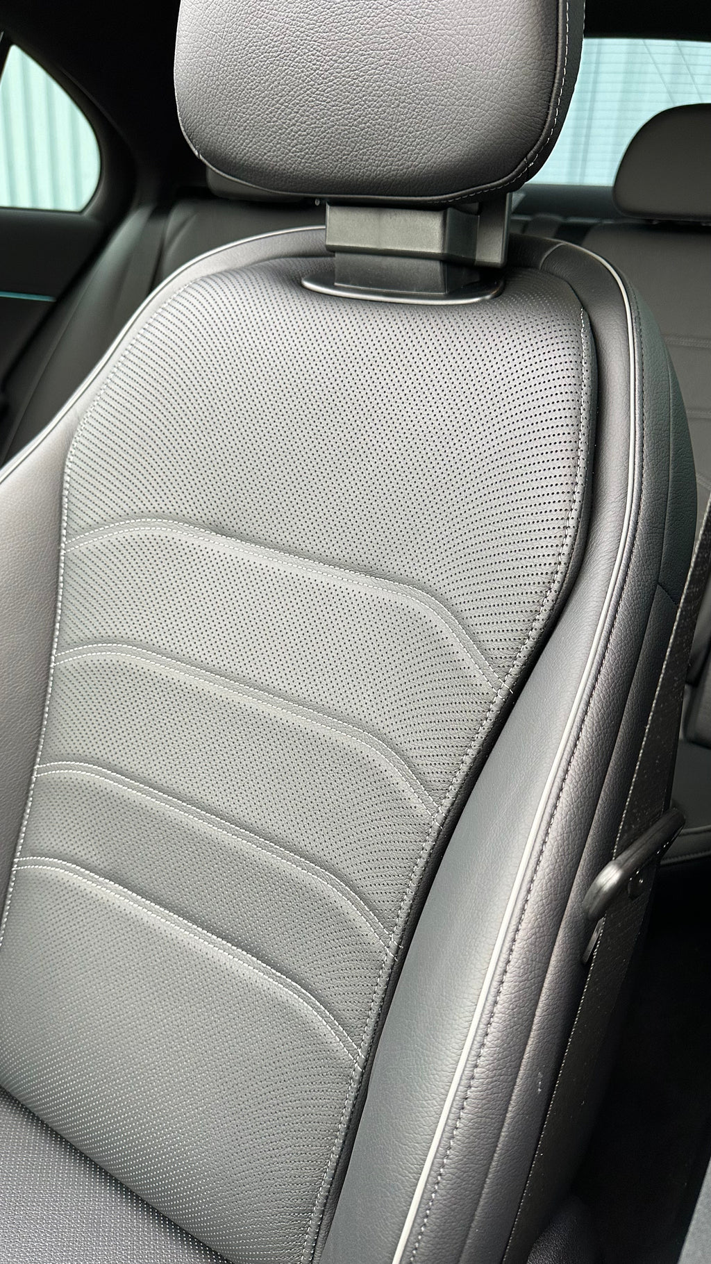 Mercedes-Benz - E200 Sedan - MY 2025