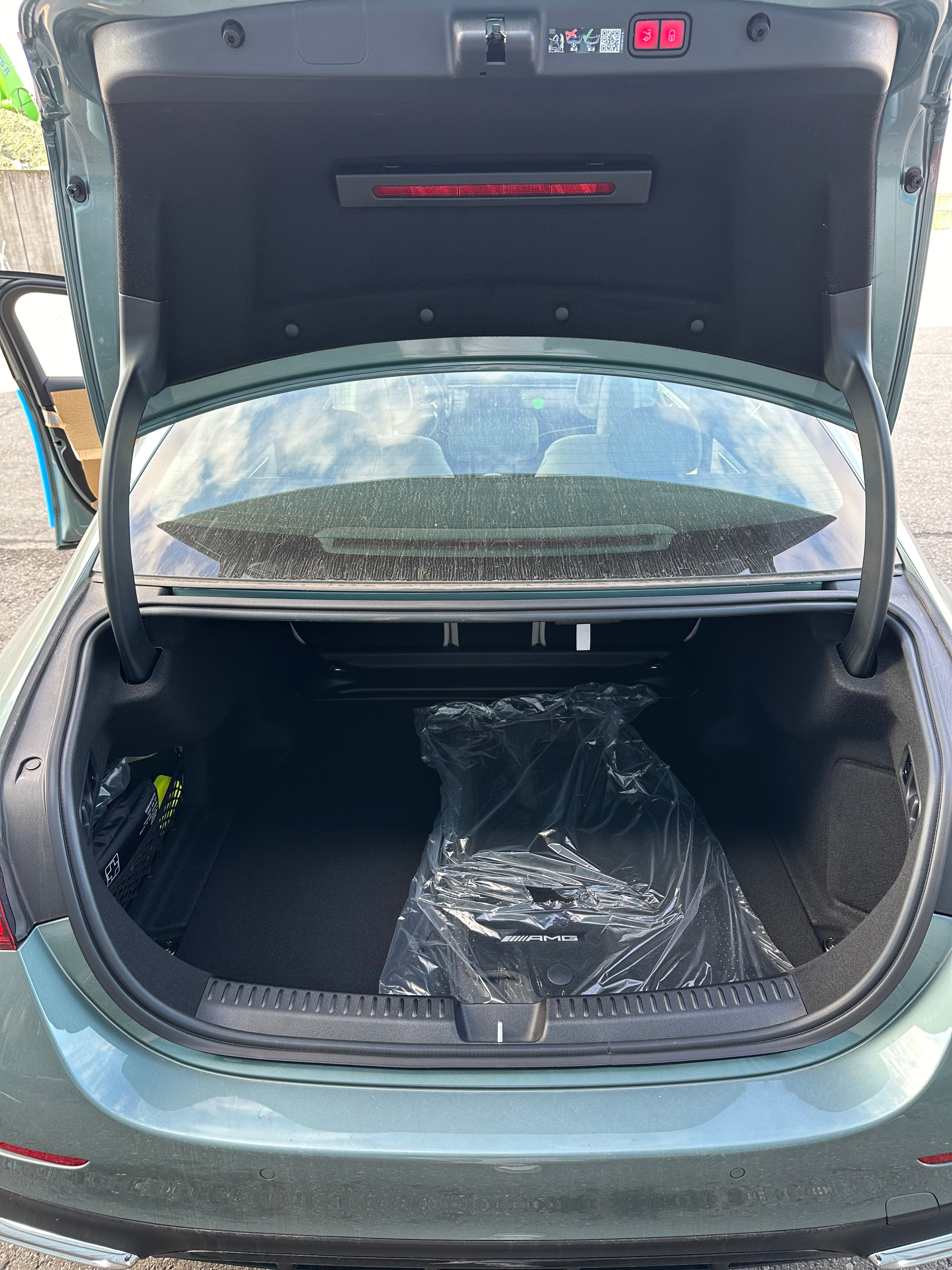 Mercedes-Benz - E200 Sedan - MY 2024